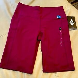 Brand new Sketchers 10” high wasted bike shorts in Fuchsia size L